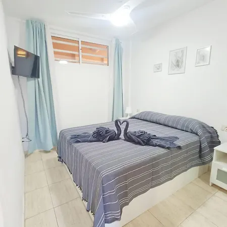 Cozy In Cristianos Apartment